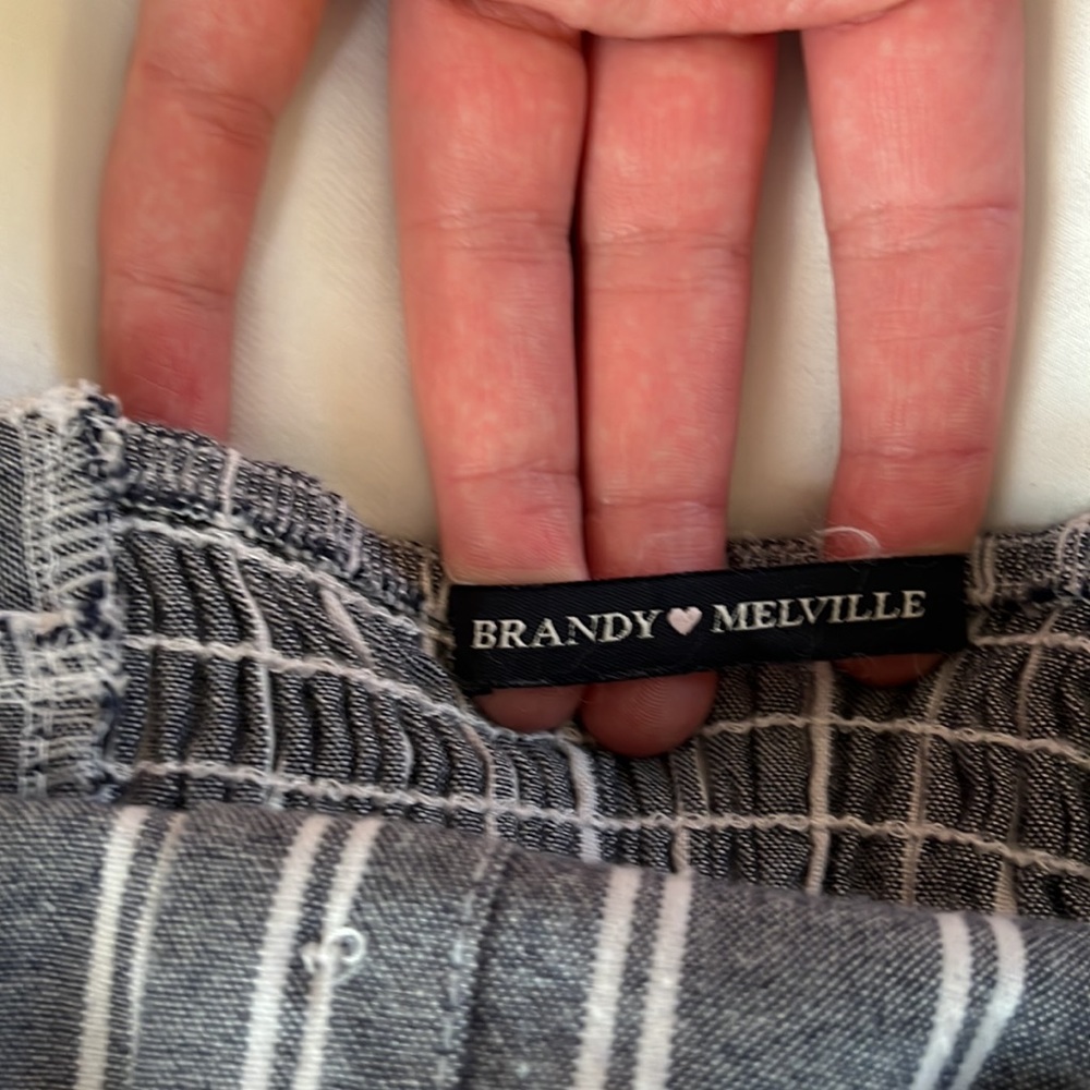 Brandy Melville striped grey and white adjustable cropped tank top - Picture 3 of 7